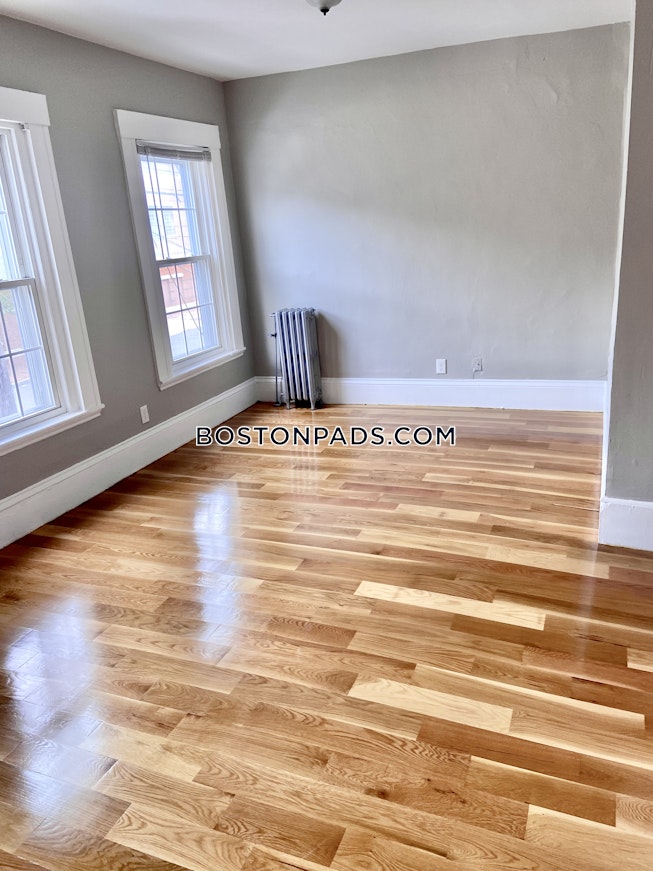 Chelsea - $2,600 /mo