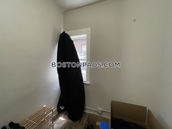 Boston - $2,600 /mo