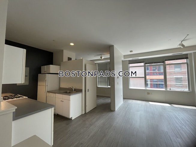 Boston - $4,000 /mo