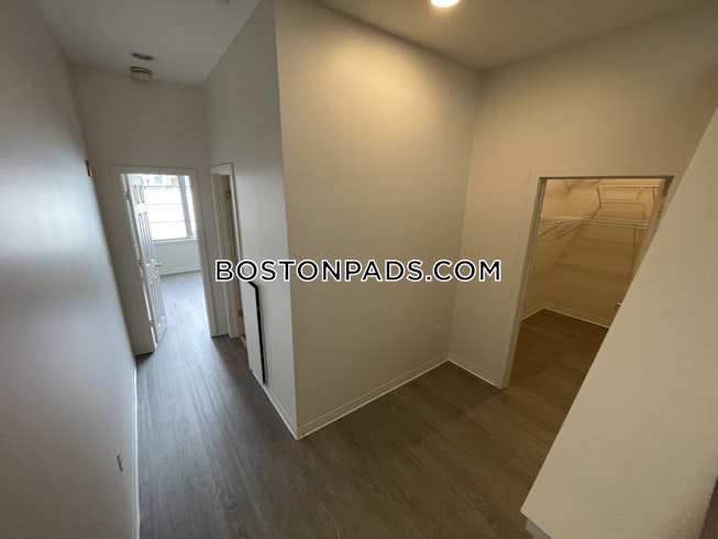 Boston - $4,000 /mo