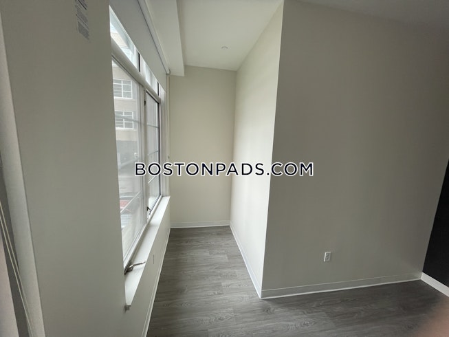 Boston - $4,000 /mo