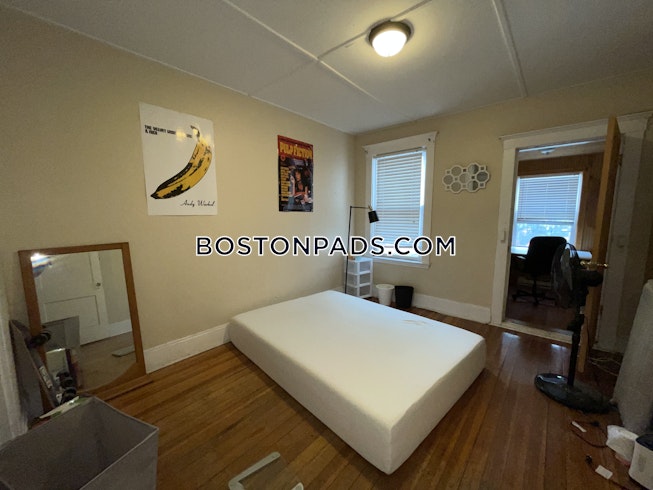 Boston - $4,200 /mo