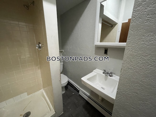 Boston - $2,500 /mo