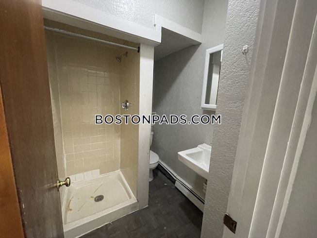 Boston - $2,500 /mo