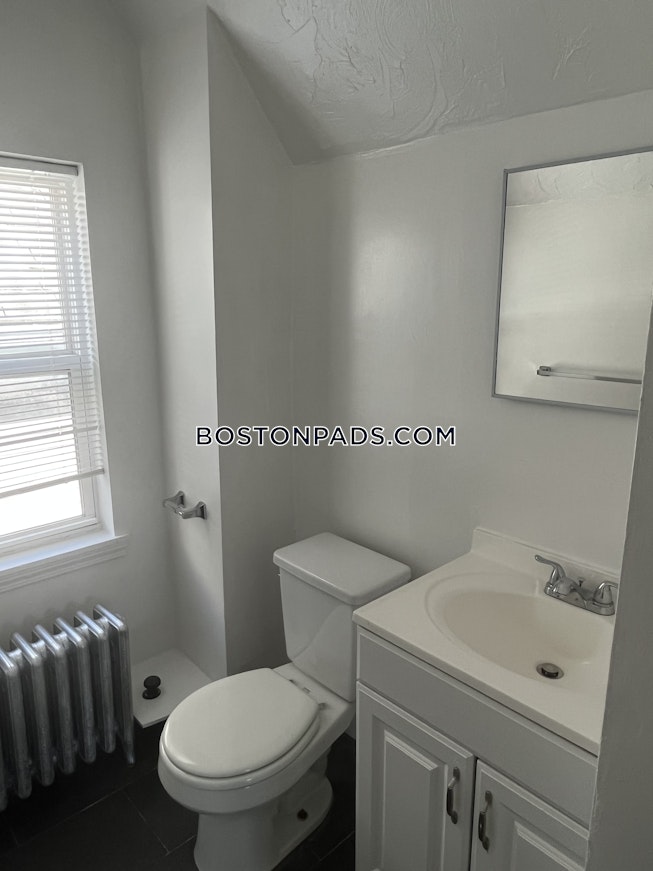 Boston - $2,900 /mo