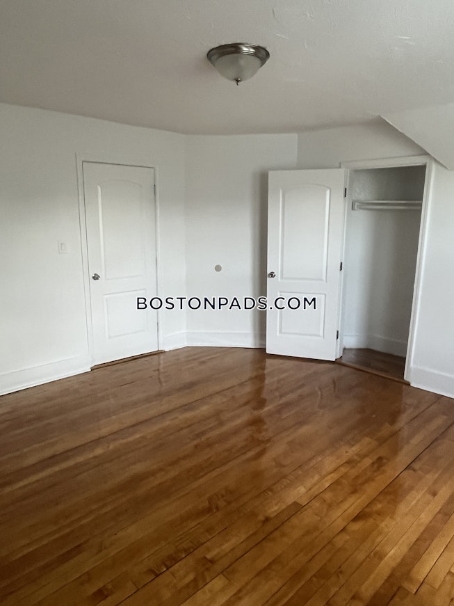 Boston - $2,900 /mo