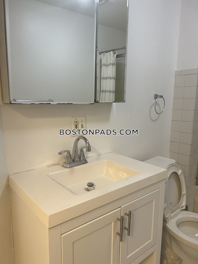 Boston - $3,200 /mo