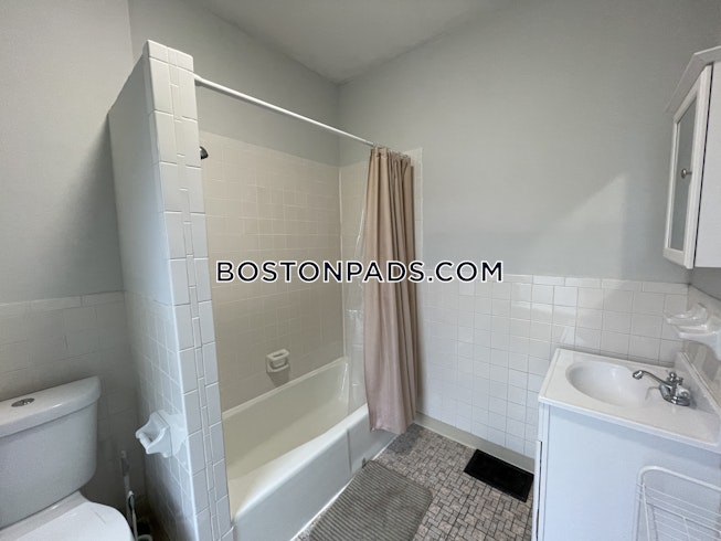 Boston - $3,200 /mo