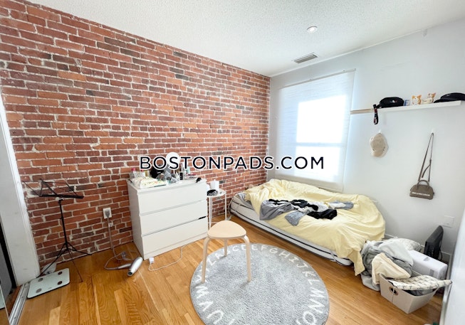 Boston - $3,200 /mo