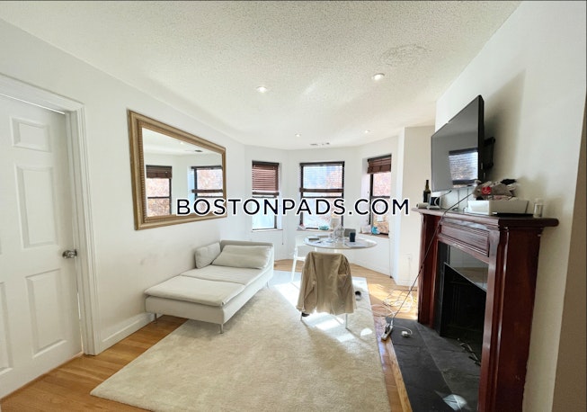 Boston - $3,200 /mo