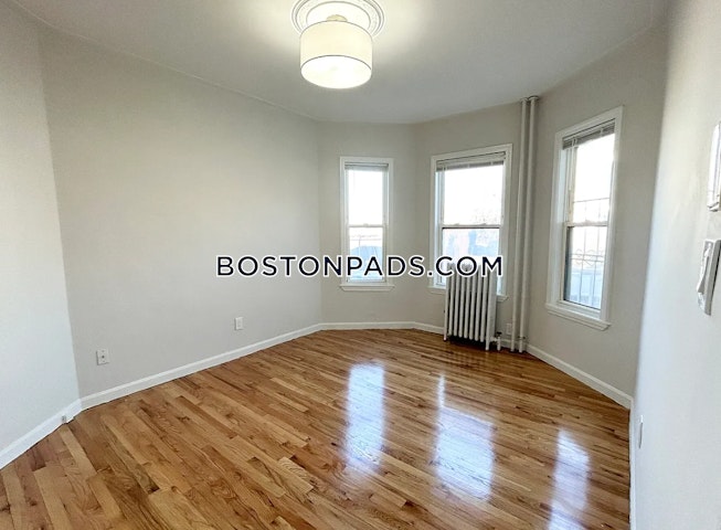 Boston - $4,000 /mo