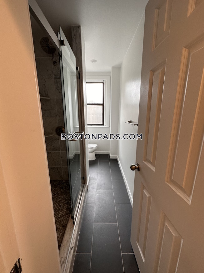 Boston - $3,600 /mo