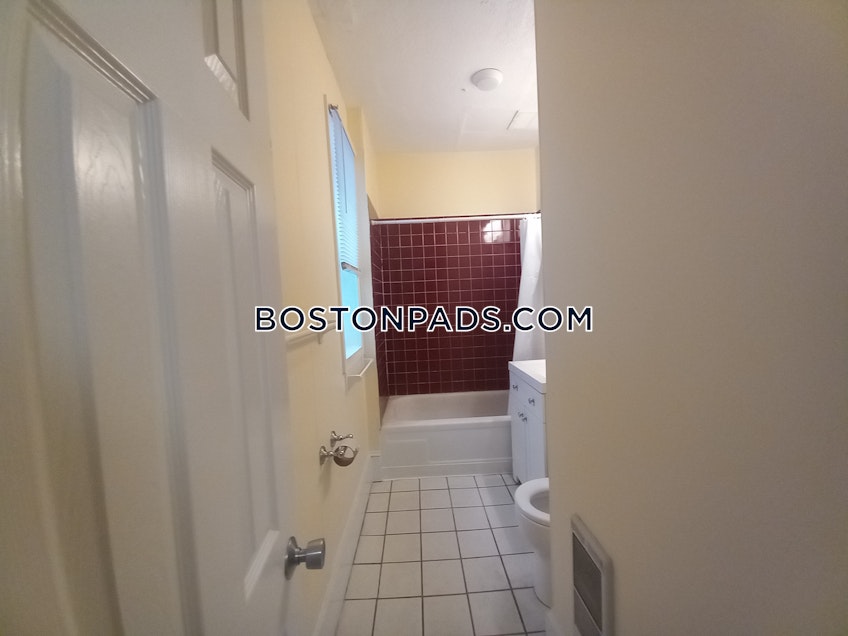 Boston - $3,245 /month