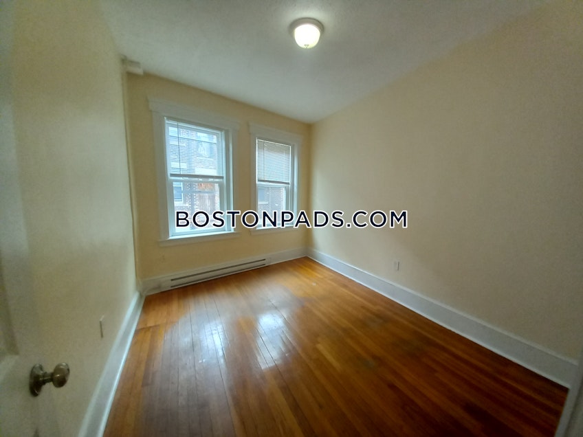 Boston - $3,245 /month