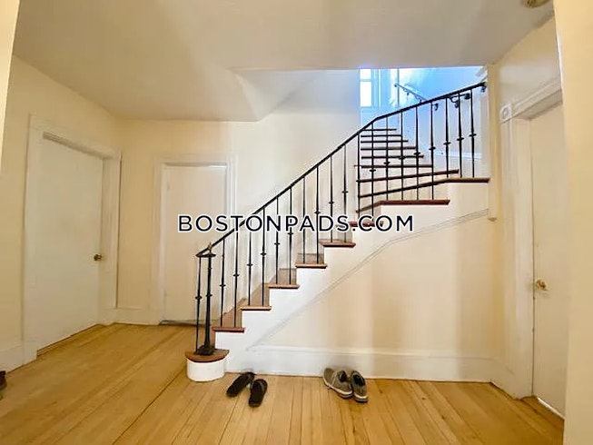 Boston - $3,800 /mo