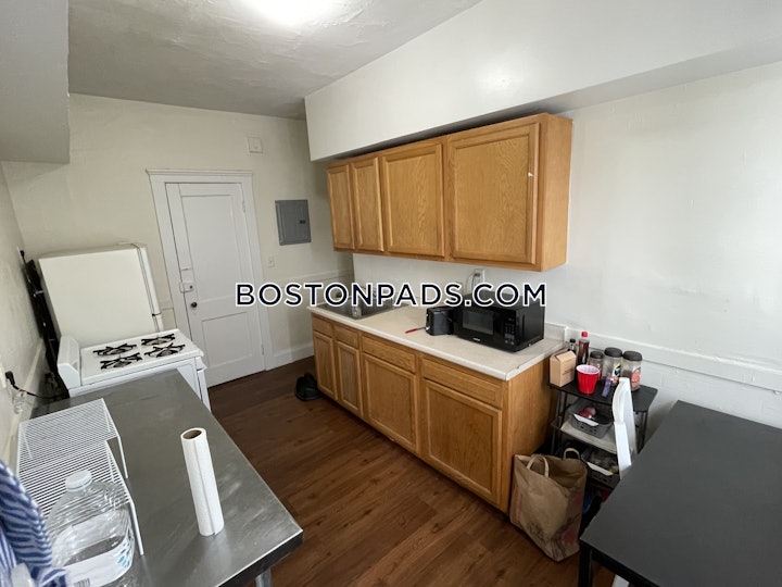 brighton-apartment-for-rent-2-bedrooms-1-bath-boston-2895-71667 