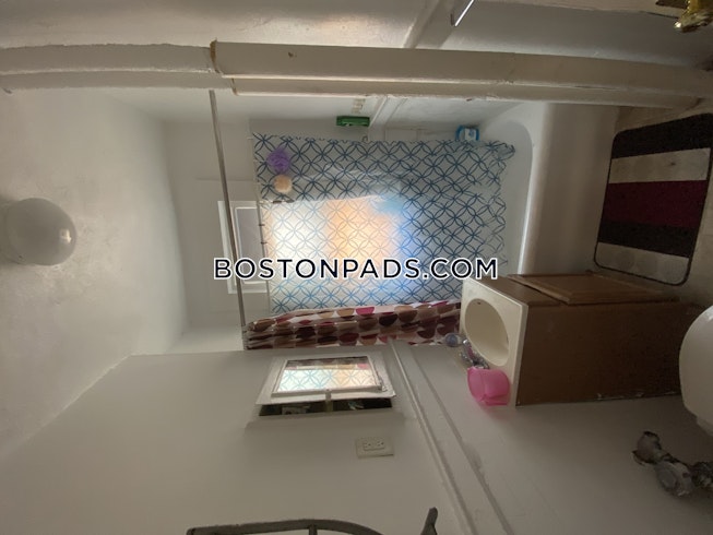 Boston - $2,875 /mo