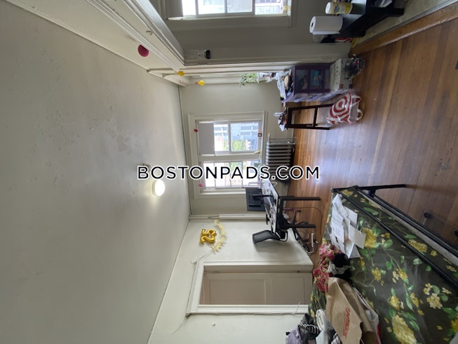 Boston - $2,875 /mo