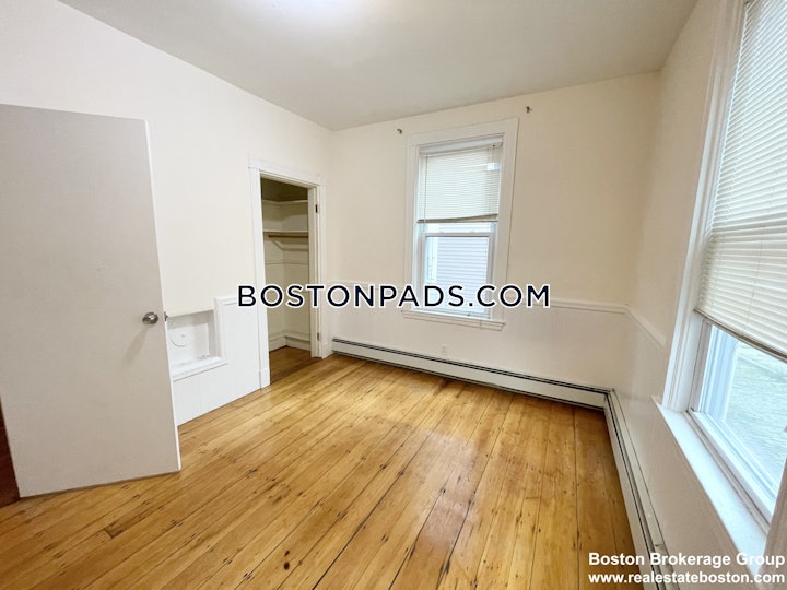 mission-hill-apartment-for-rent-3-bedrooms-15-baths-boston-4800-4520685 