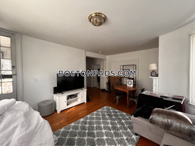 Boston - $3,800 /mo