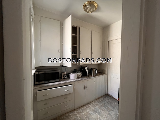 Boston - $3,800 /mo