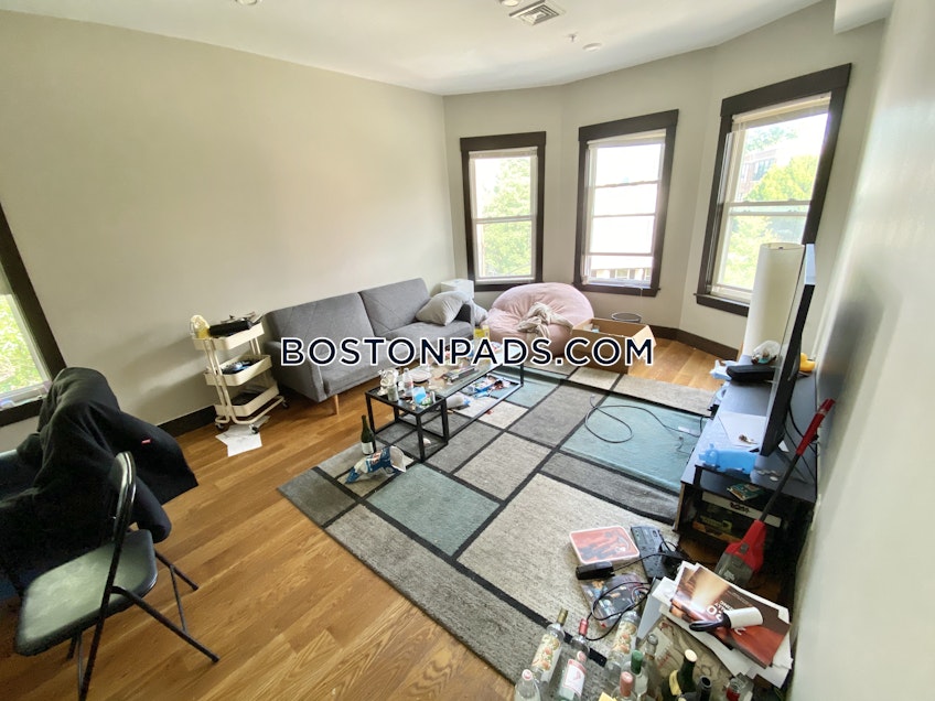 Boston - $3,600 /month