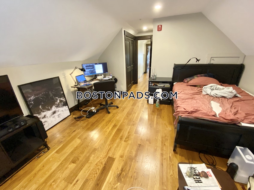 Boston - $3,600 /month