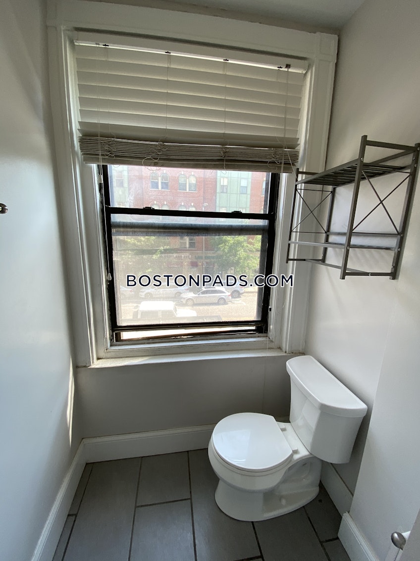 Boston - $3,900 /month