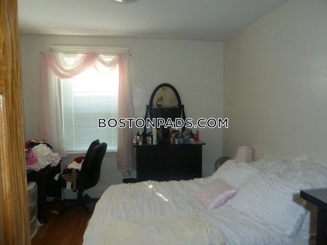 Boston - $2,400 /mo