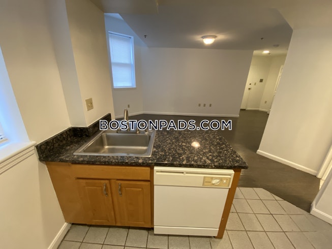 Boston - $2,300 /mo