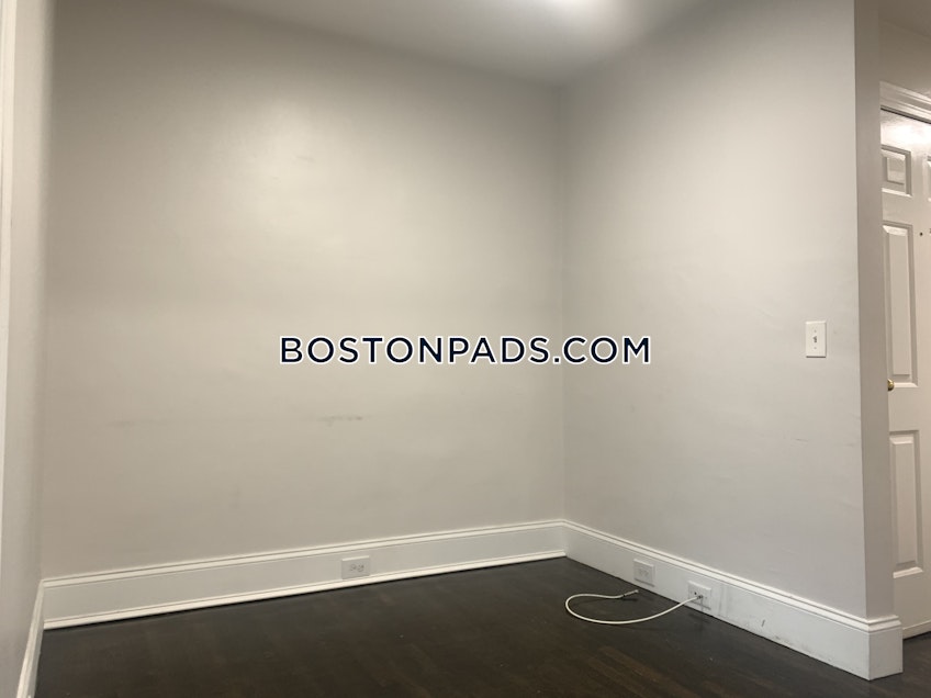 Boston - $4,600 /month