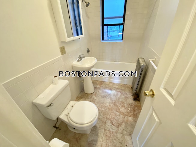 Boston - $3,200 /mo