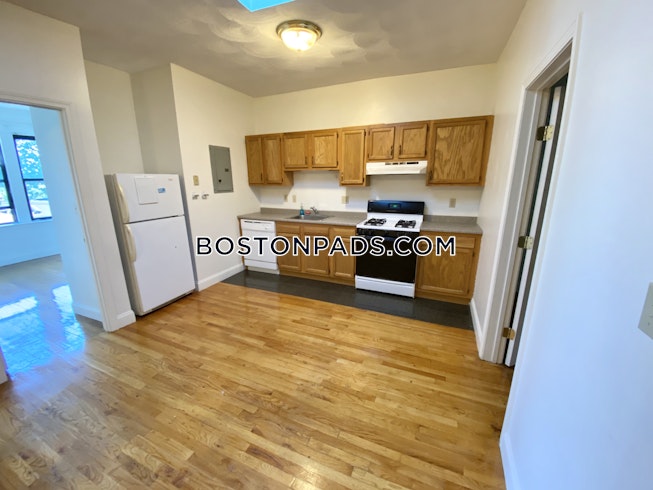 Boston - $3,200 /mo