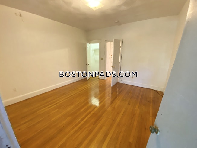 Boston - $3,200 /mo