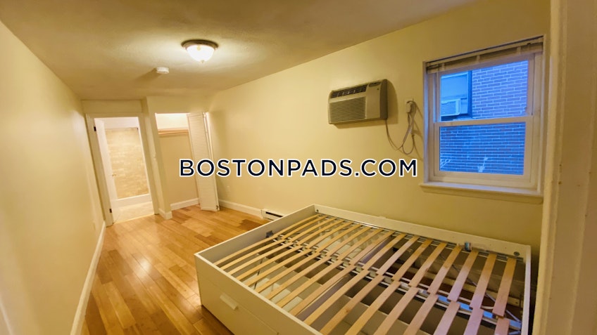 Boston - $1,800 /month