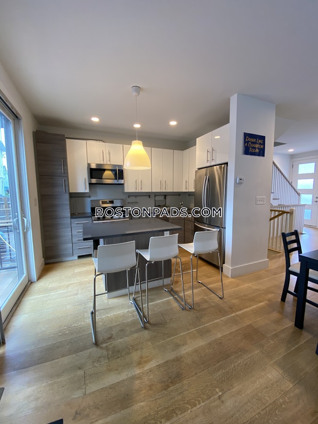 Boston - $6,000 /mo