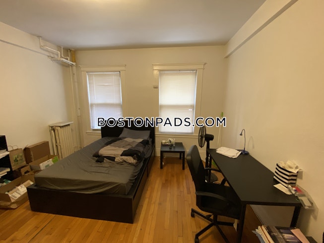 Boston - $2,200 /mo