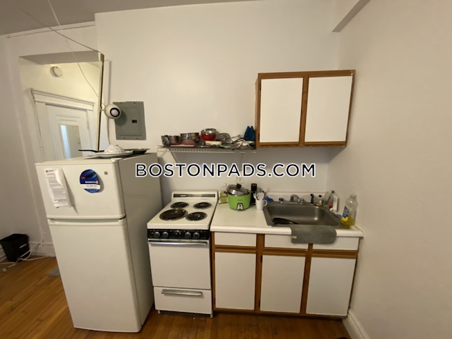 Boston - $2,200 /mo