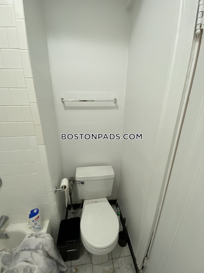 Boston - $2,200 /mo