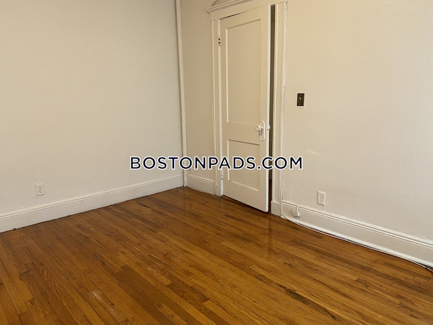 Boston - $1,695 /month