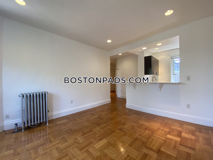 Boston - $2,600 /month