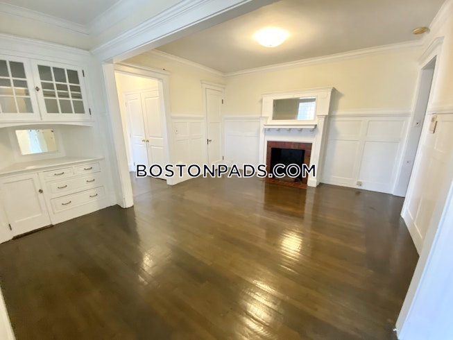 Boston - $5,795 /mo