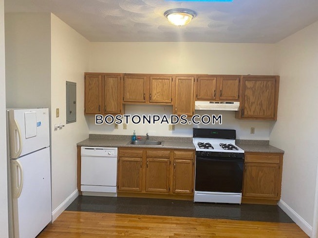 Boston - $3,200 /mo