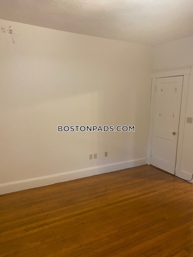 Boston - $3,200 /mo