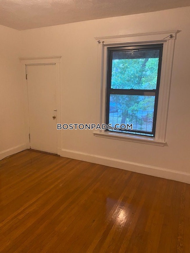 Boston - $3,200 /mo