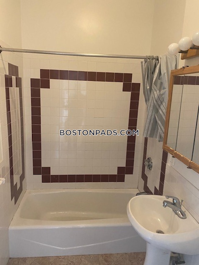 Boston - $3,200 /mo