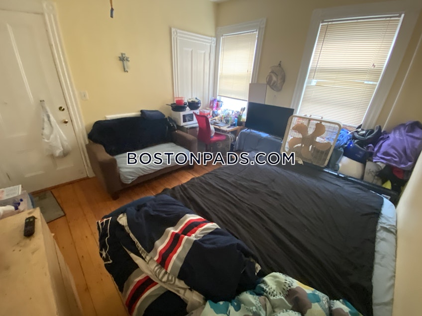 Boston - $3,100 /month