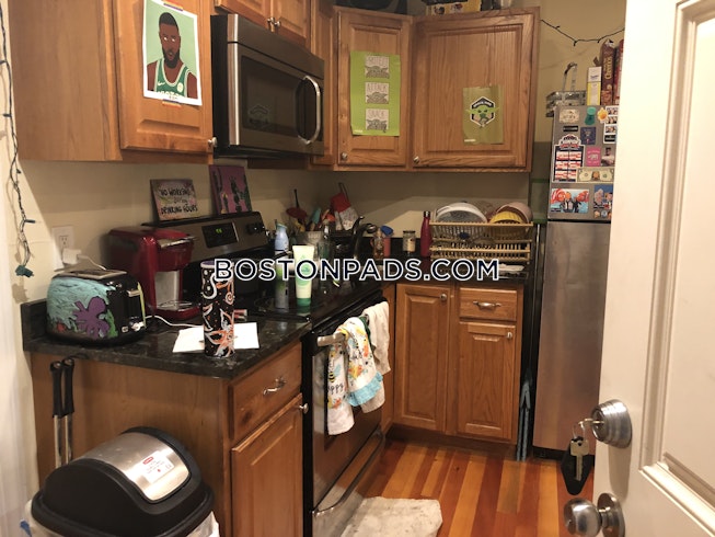 Boston - $3,300 /mo