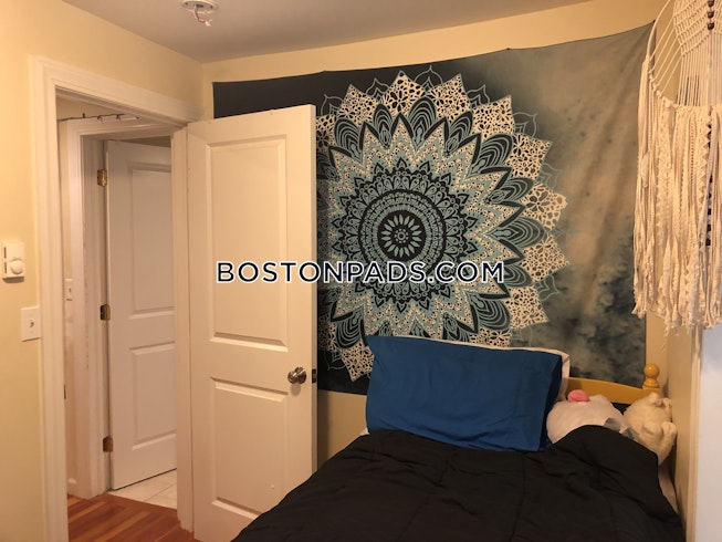 Boston - $3,300 /mo