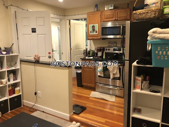 Boston - $3,300 /mo